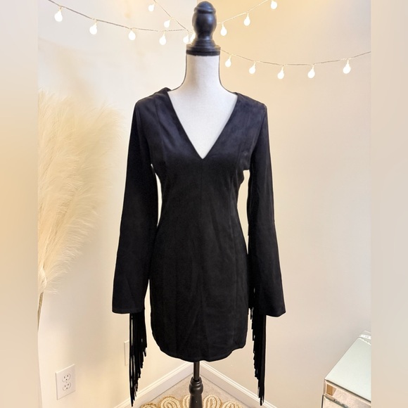 🌾 Stunning Black Fringe Sleeve Dress - Picture 2 of 6